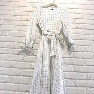 COPY - Who What Wear in size small